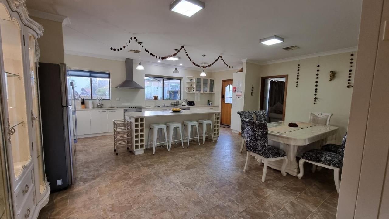 Spacious Holiday Home - Waikerie Bagian luar foto